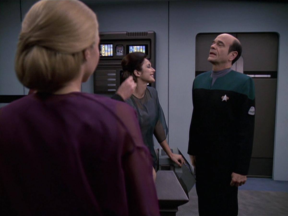 extant_StarTrek_VOY_6x13-Virtuoso_01843.jpg