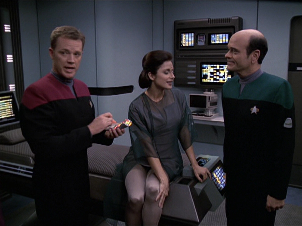 extant_StarTrek_VOY_6x13-Virtuoso_01850.jpg