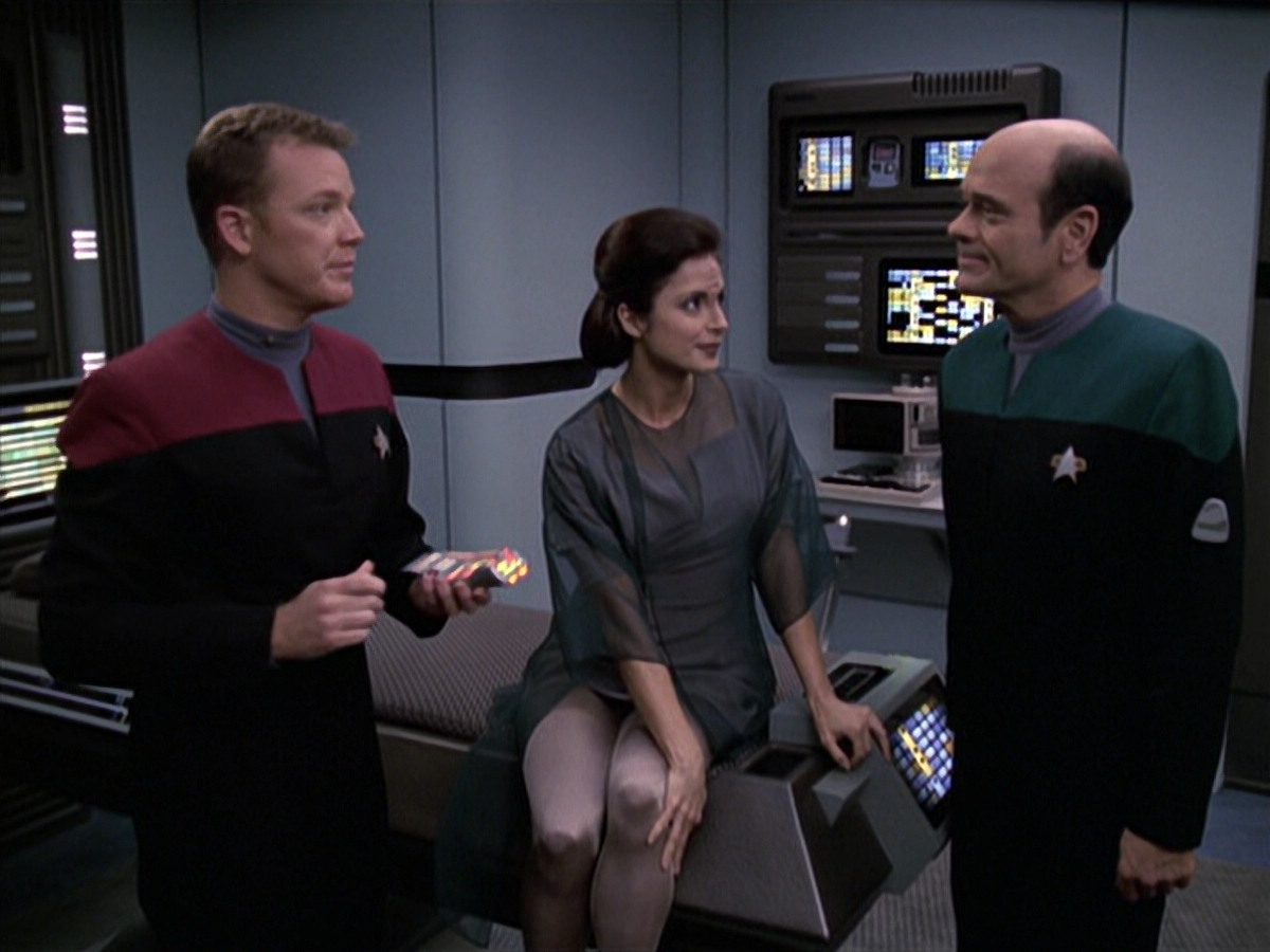 extant_StarTrek_VOY_6x13-Virtuoso_01851.jpg