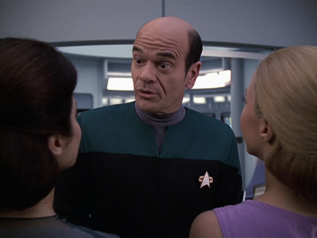 extant_StarTrek_VOY_6x13-Virtuoso_01894.jpg