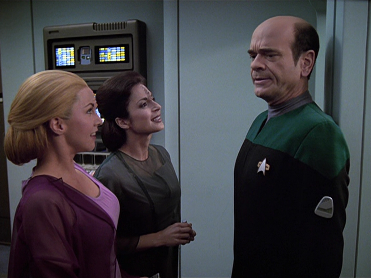 extant_StarTrek_VOY_6x13-Virtuoso_01912.jpg