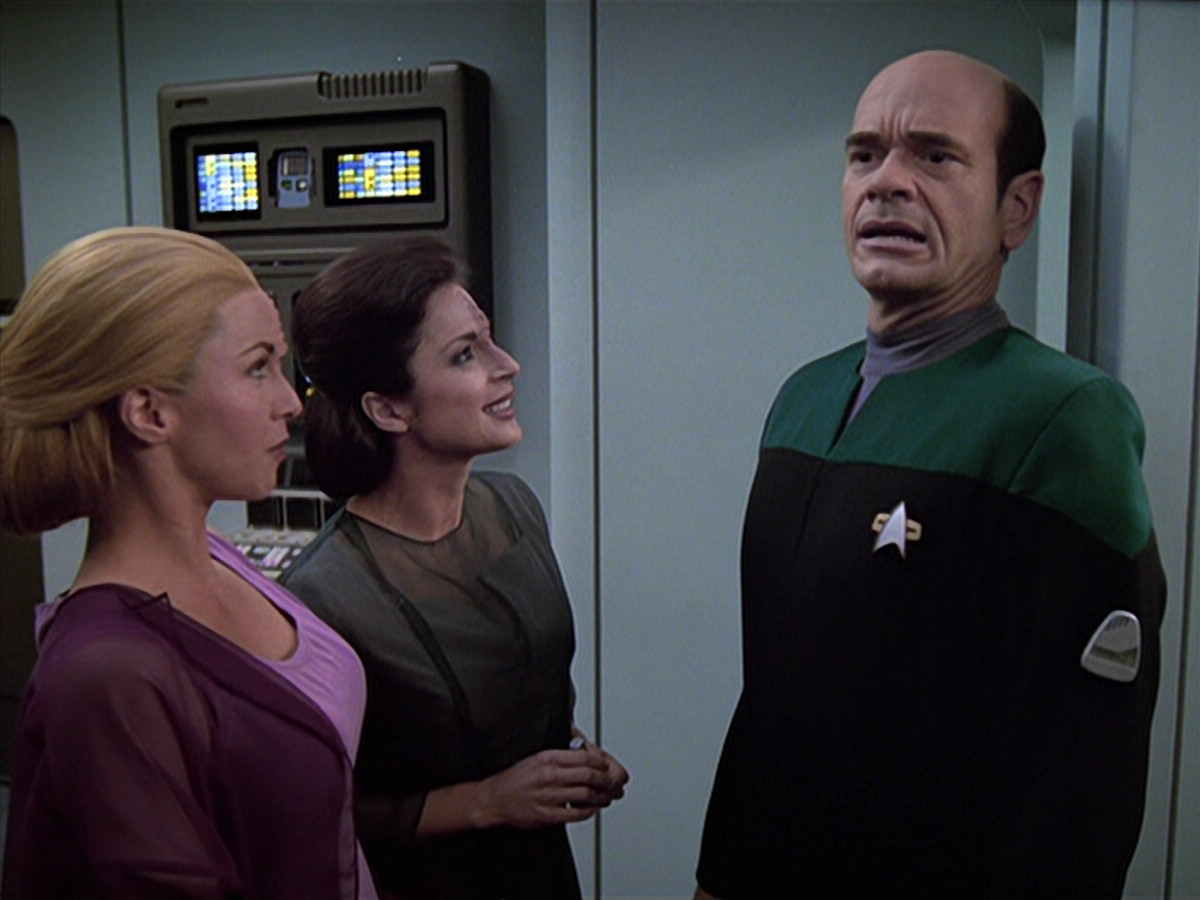 extant_StarTrek_VOY_6x13-Virtuoso_01917.jpg