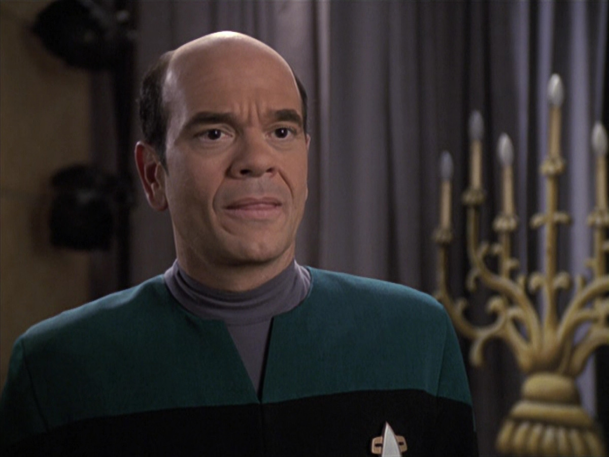 extant_StarTrek_VOY_6x13-Virtuoso_01972.jpg