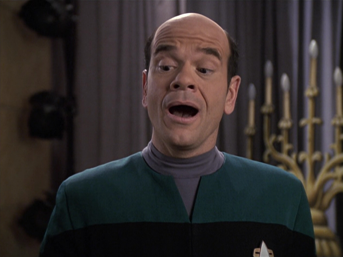 extant_StarTrek_VOY_6x13-Virtuoso_01986.jpg