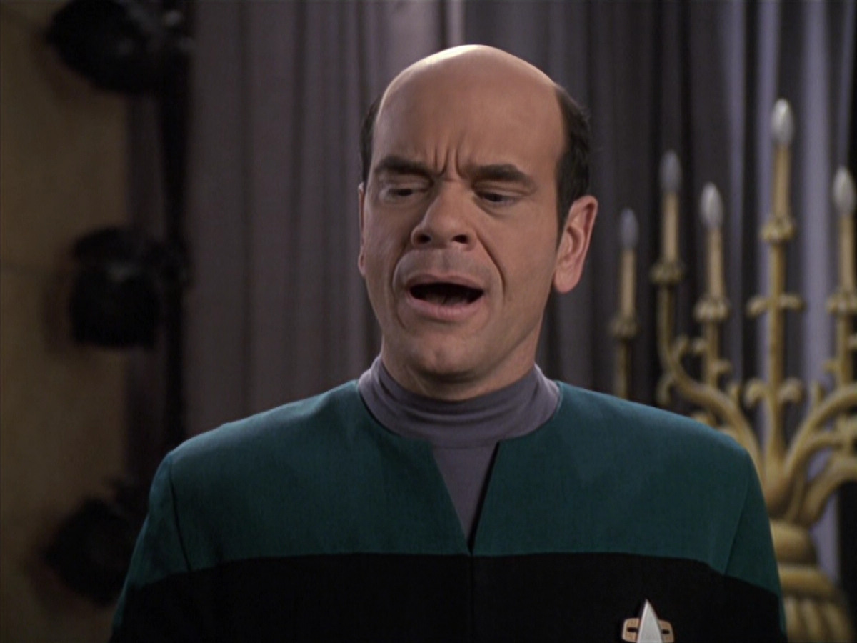 extant_StarTrek_VOY_6x13-Virtuoso_01987.jpg
