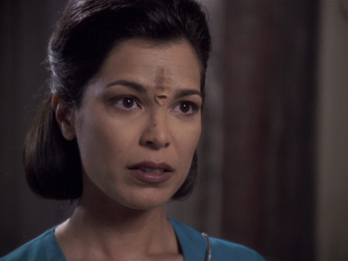 extant_StarTrek_VOY_6x13-Virtuoso_02115.jpg