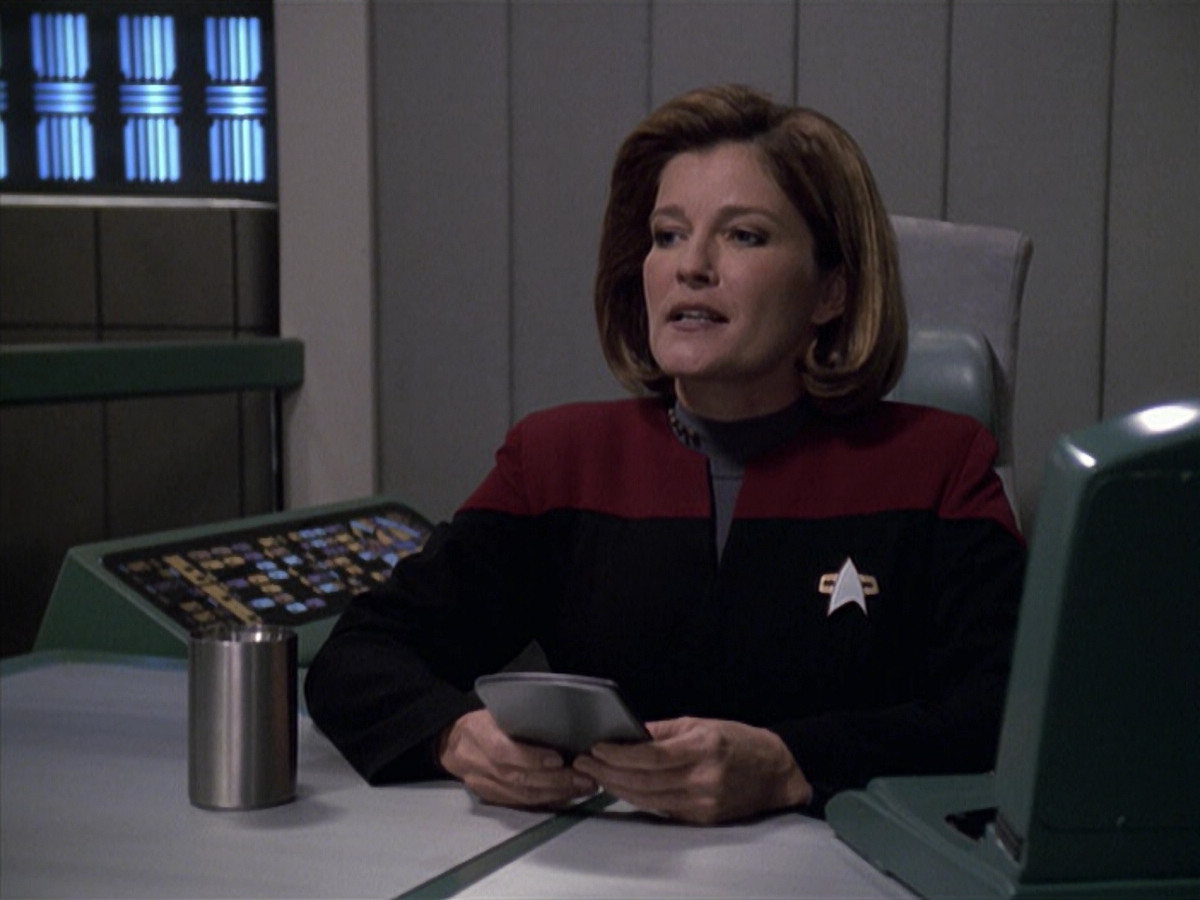 extant_StarTrek_VOY_6x13-Virtuoso_02142.jpg
