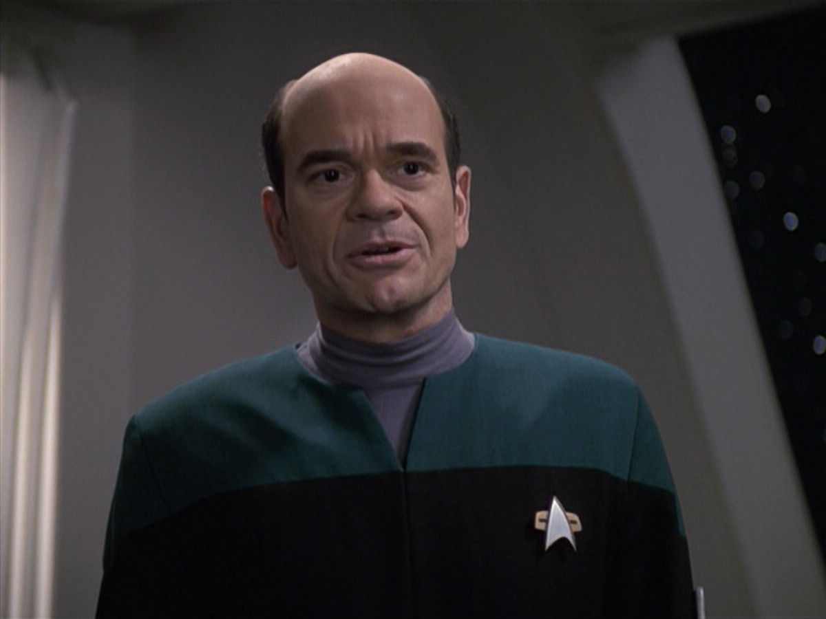 extant_StarTrek_VOY_6x13-Virtuoso_02174.jpg