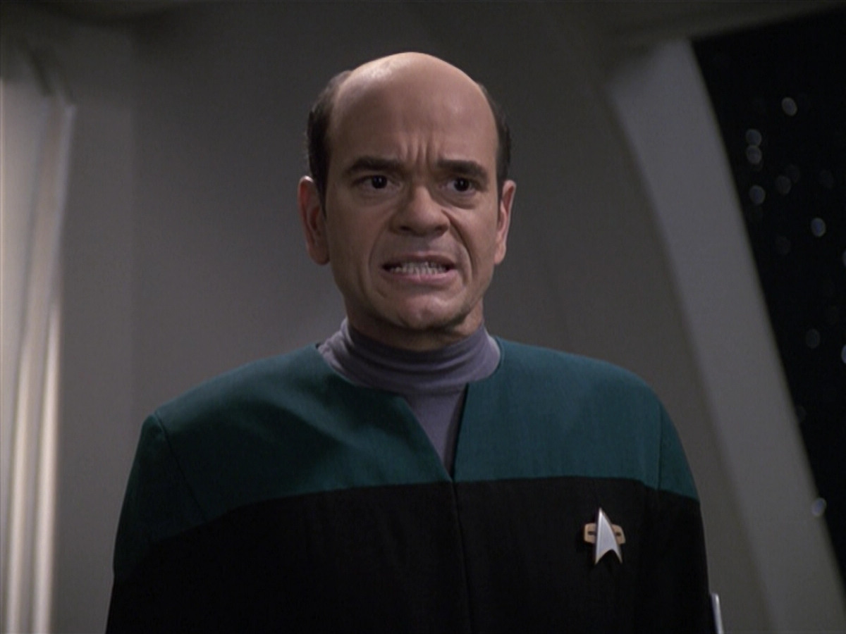extant_StarTrek_VOY_6x13-Virtuoso_02180.jpg