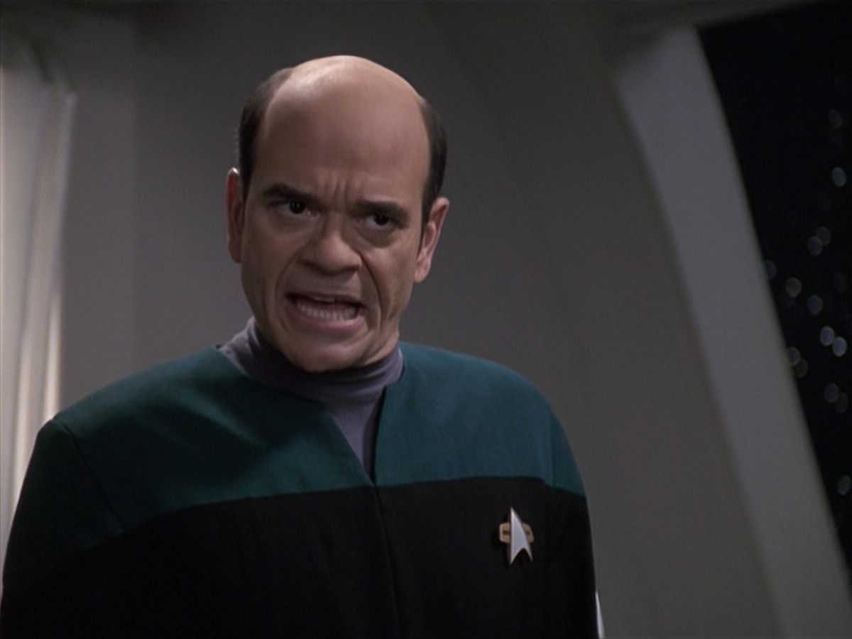 extant_StarTrek_VOY_6x13-Virtuoso_02205.jpg