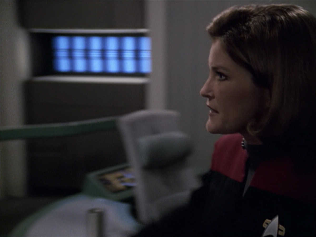 extant_StarTrek_VOY_6x13-Virtuoso_02225.jpg