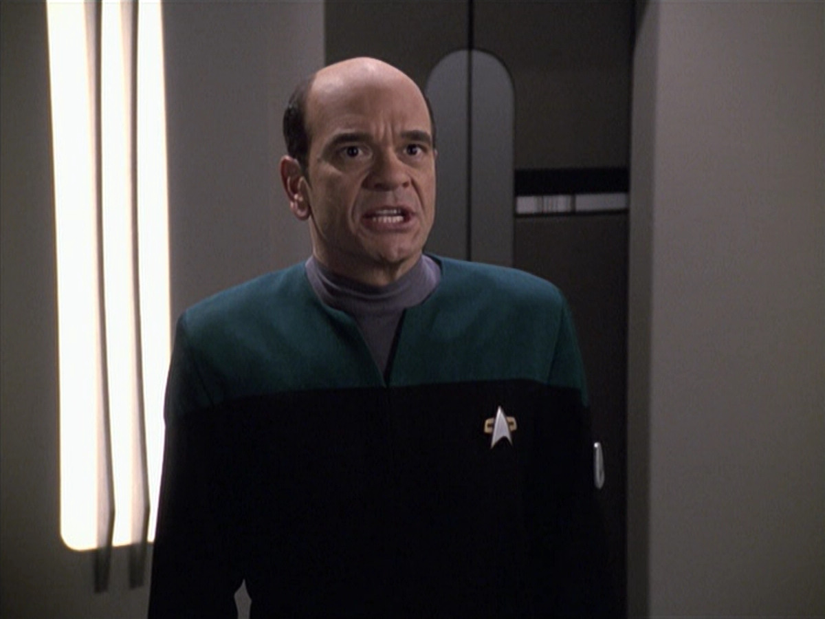 extant_StarTrek_VOY_6x13-Virtuoso_02236.jpg