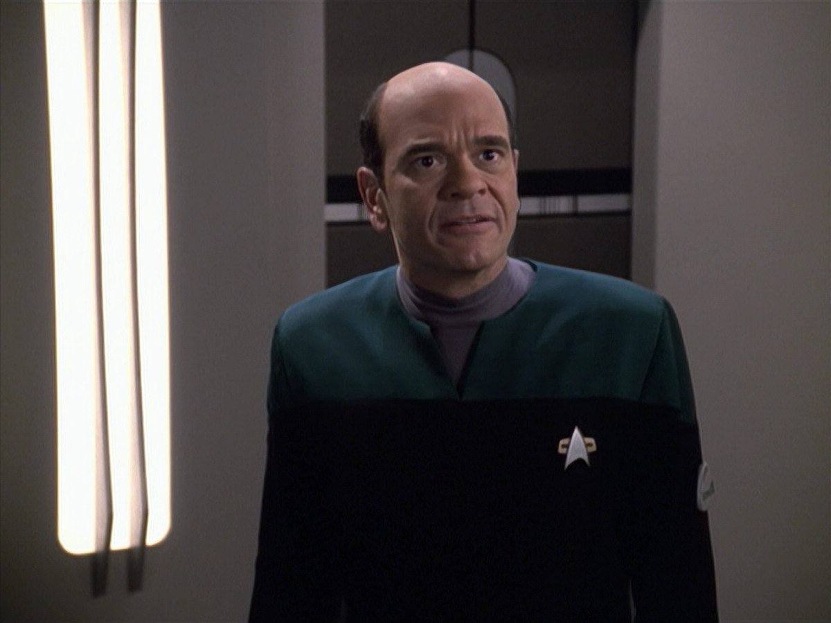 extant_StarTrek_VOY_6x13-Virtuoso_02238.jpg