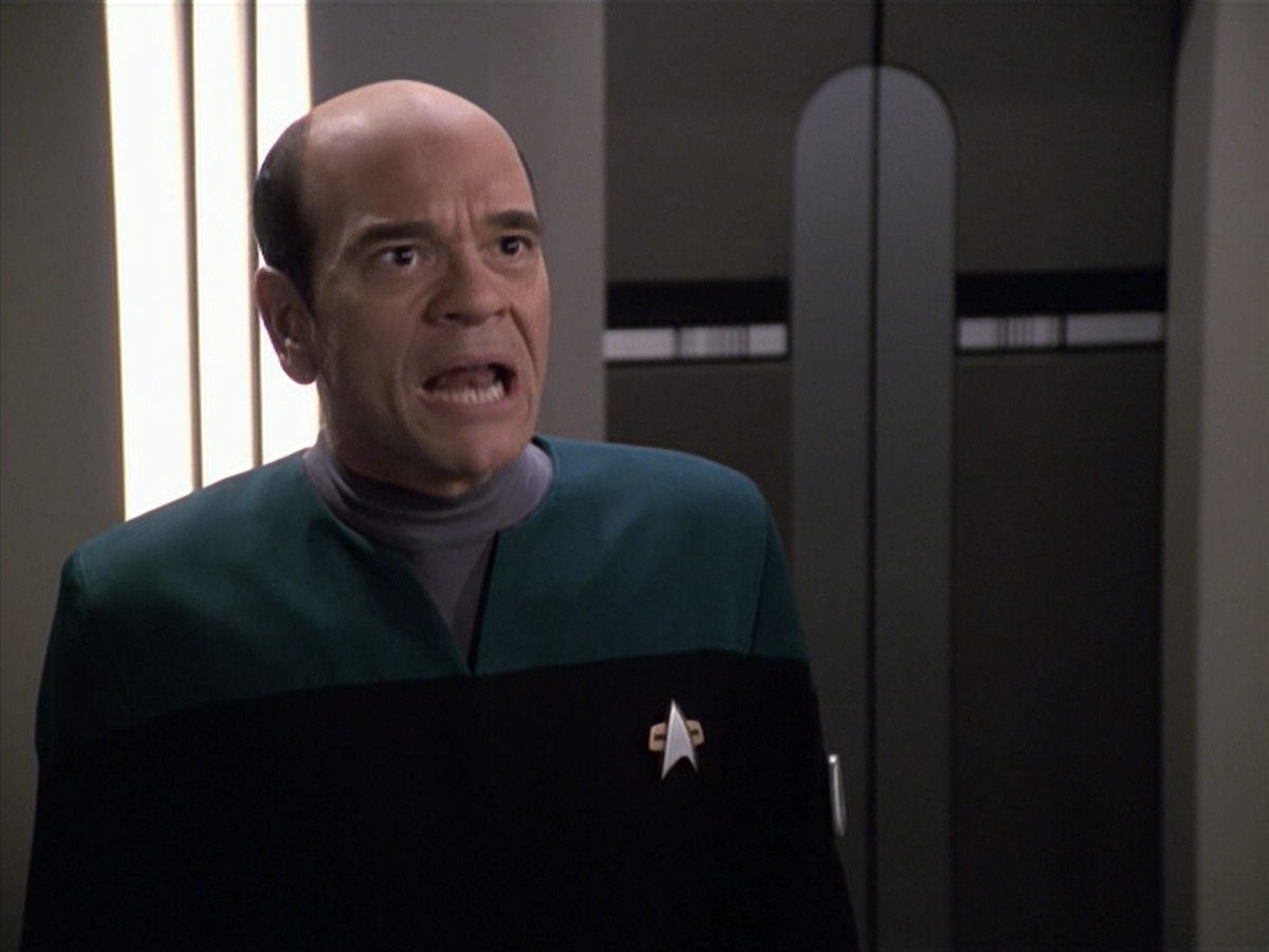 extant_StarTrek_VOY_6x13-Virtuoso_02252.jpg