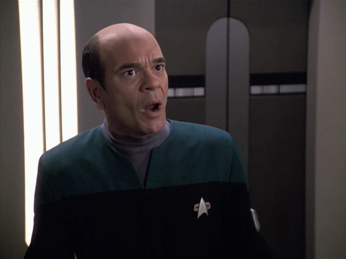 extant_StarTrek_VOY_6x13-Virtuoso_02263.jpg
