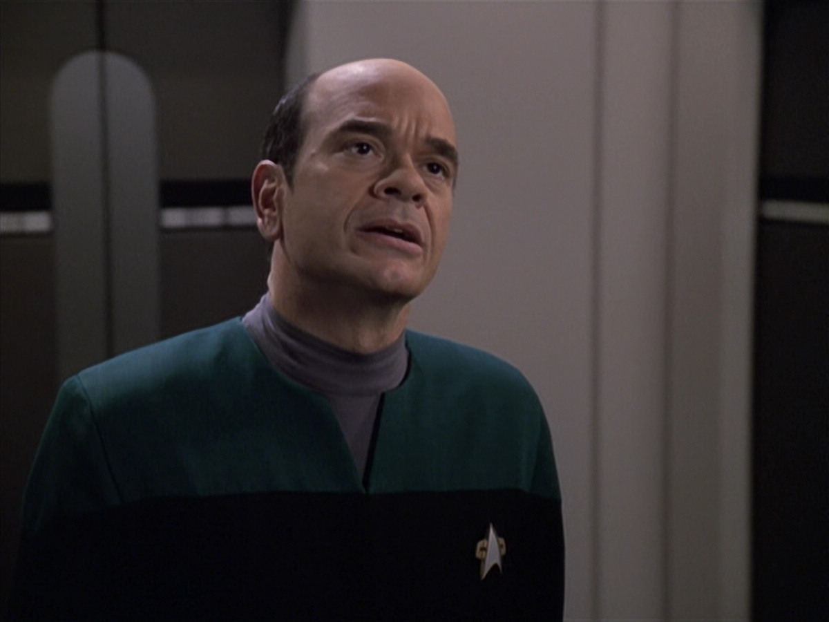extant_StarTrek_VOY_6x13-Virtuoso_02271.jpg