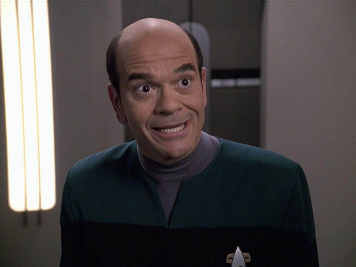 extant_StarTrek_VOY_6x13-Virtuoso_02311.jpg