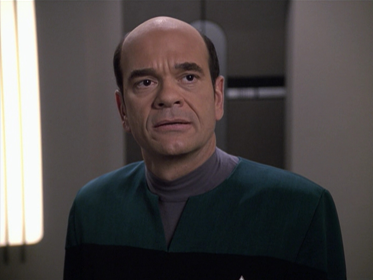 extant_StarTrek_VOY_6x13-Virtuoso_02335.jpg