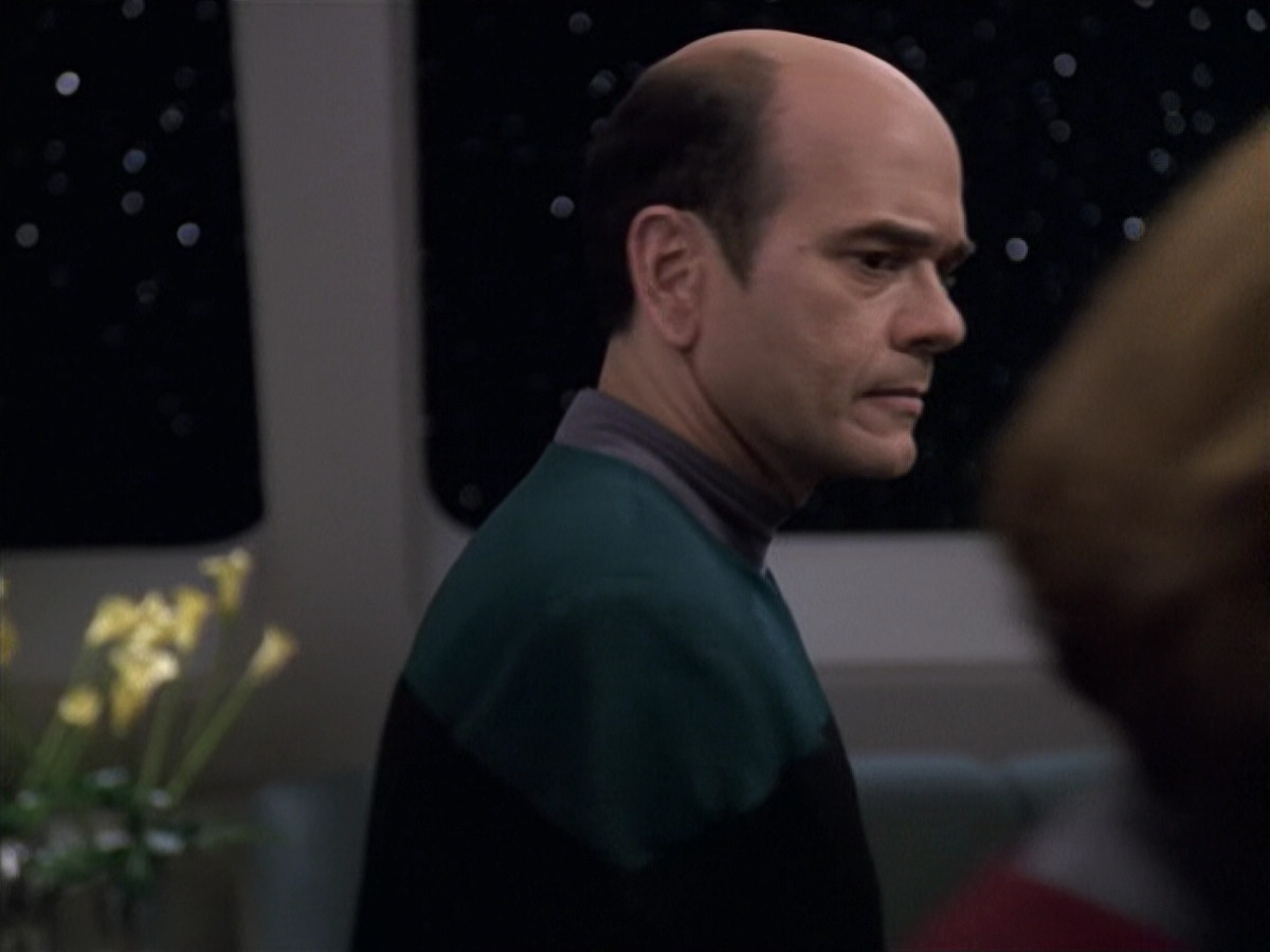 extant_StarTrek_VOY_6x13-Virtuoso_02360.jpg