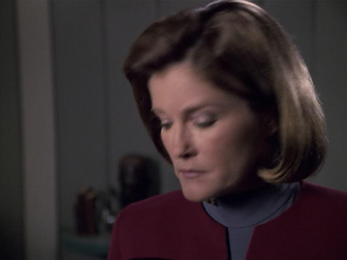 extant_StarTrek_VOY_6x13-Virtuoso_02378.jpg
