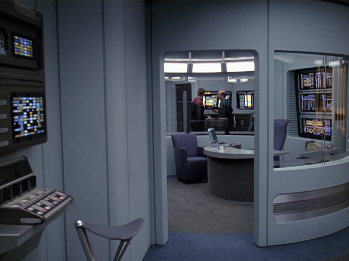 extant_StarTrek_VOY_6x13-Virtuoso_02409.jpg