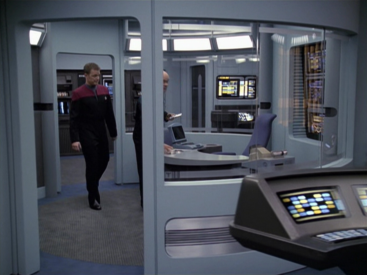 extant_StarTrek_VOY_6x13-Virtuoso_02417.jpg