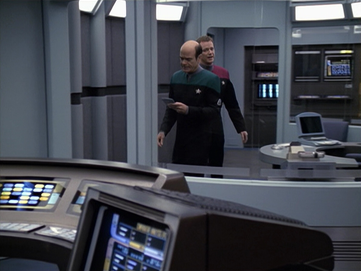 extant_StarTrek_VOY_6x13-Virtuoso_02428.jpg