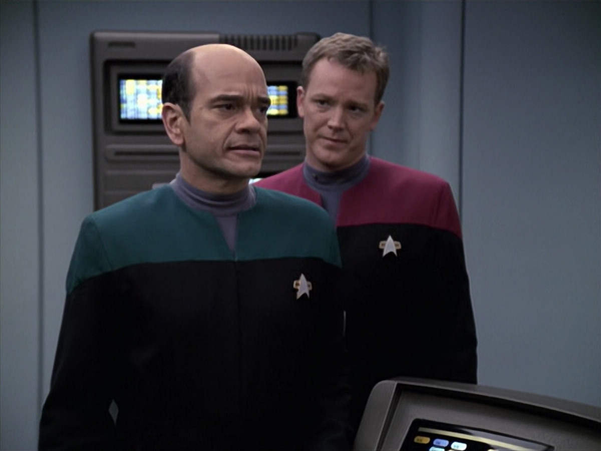 extant_StarTrek_VOY_6x13-Virtuoso_02434.jpg