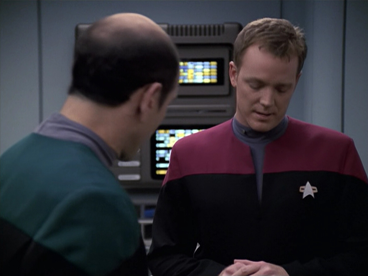 extant_StarTrek_VOY_6x13-Virtuoso_02443.jpg
