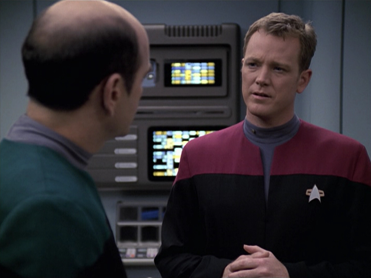 extant_StarTrek_VOY_6x13-Virtuoso_02449.jpg