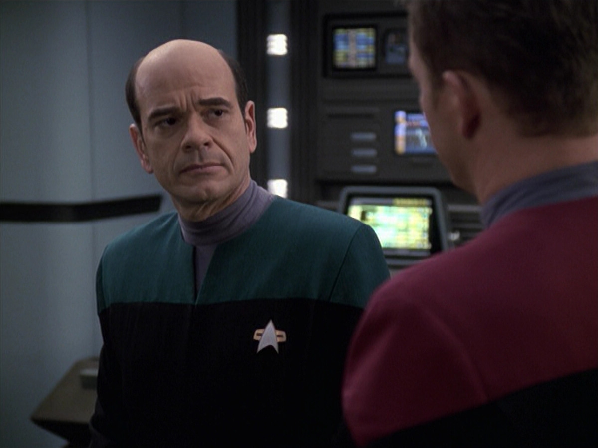 extant_StarTrek_VOY_6x13-Virtuoso_02462.jpg