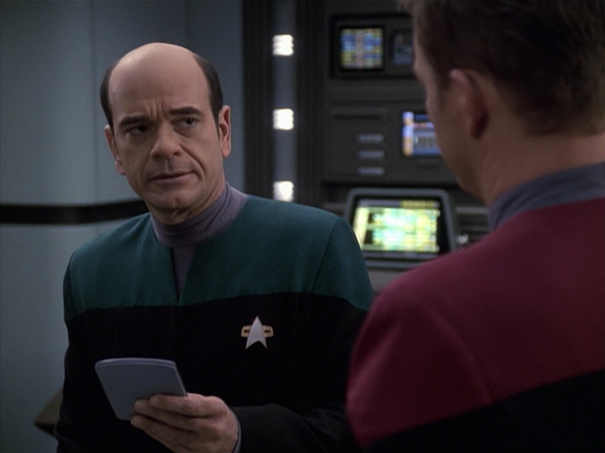 extant_StarTrek_VOY_6x13-Virtuoso_02466.jpg