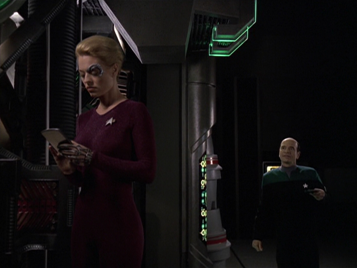 extant_StarTrek_VOY_6x13-Virtuoso_02518.jpg