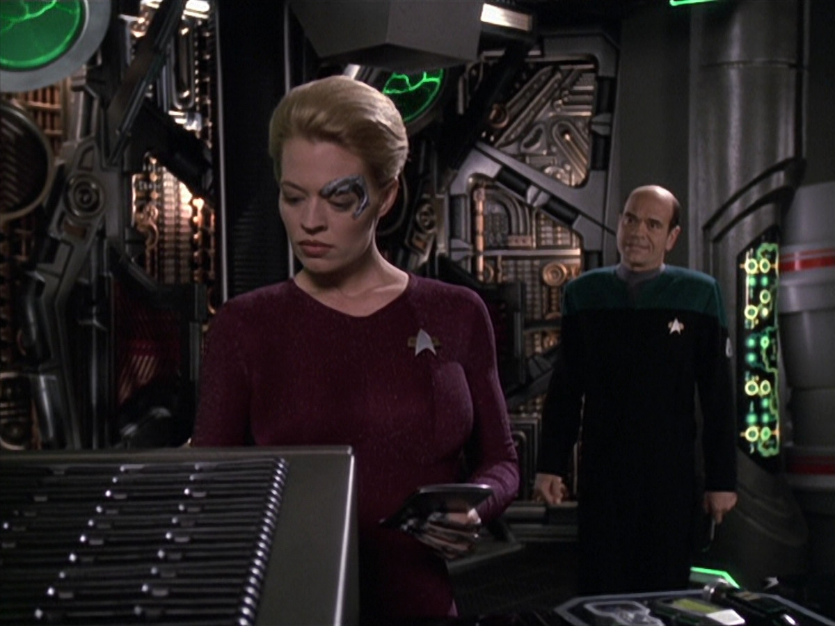 extant_StarTrek_VOY_6x13-Virtuoso_02550.jpg