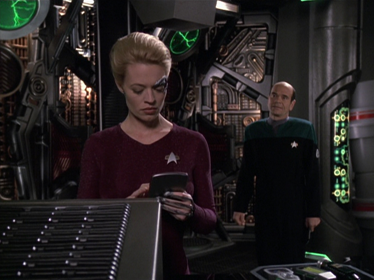 extant_StarTrek_VOY_6x13-Virtuoso_02554.jpg