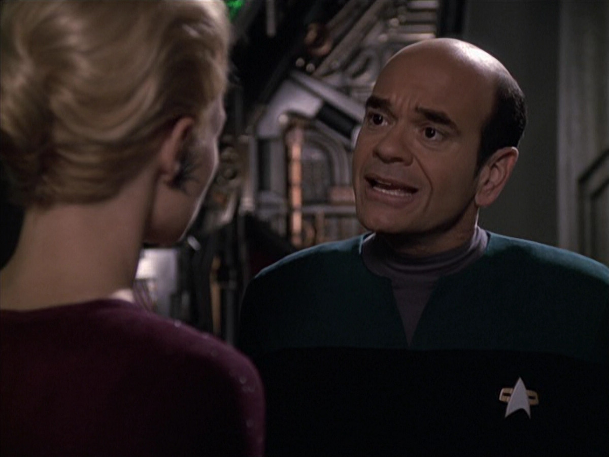 extant_StarTrek_VOY_6x13-Virtuoso_02604.jpg