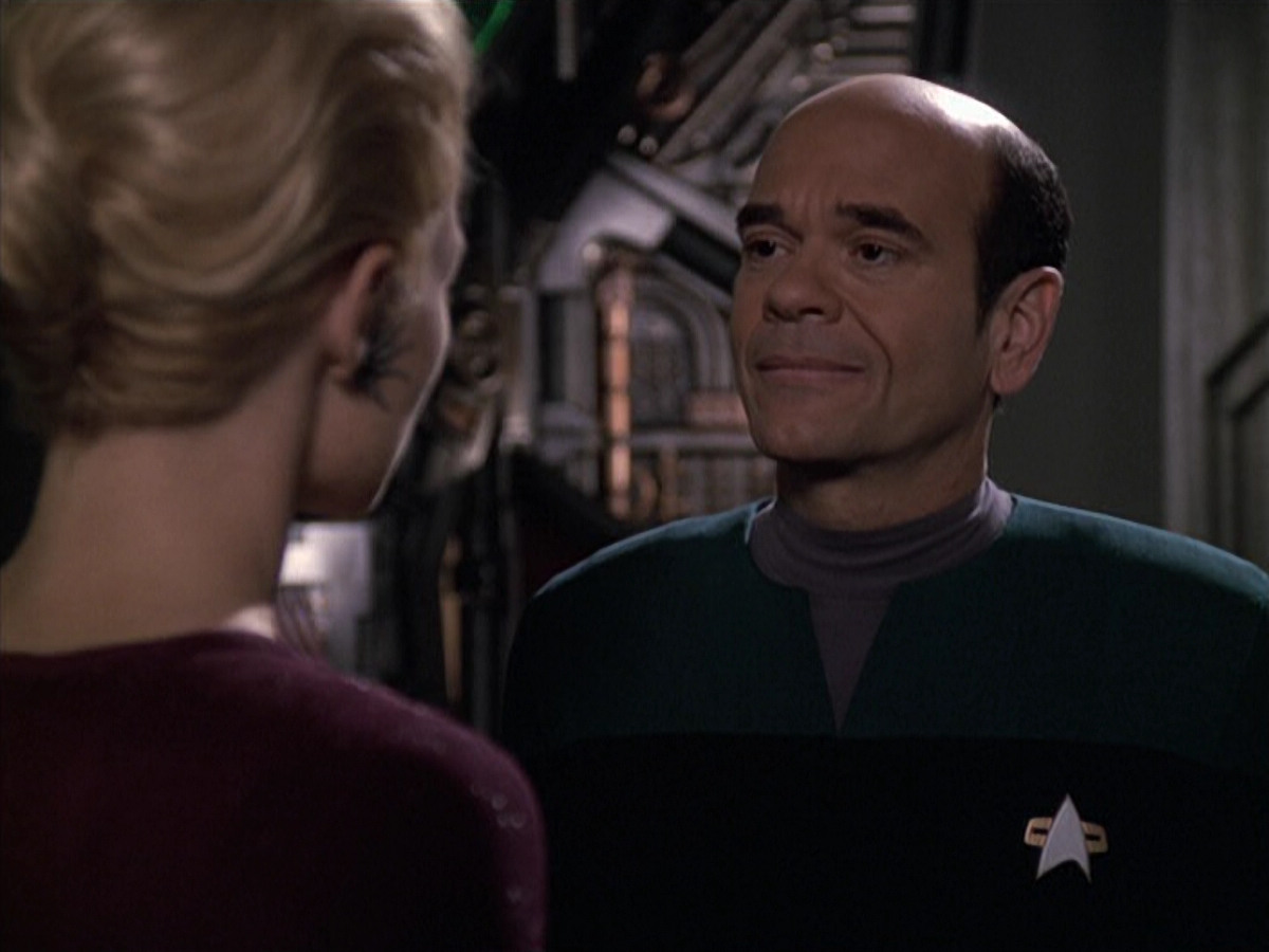 extant_StarTrek_VOY_6x13-Virtuoso_02610.jpg