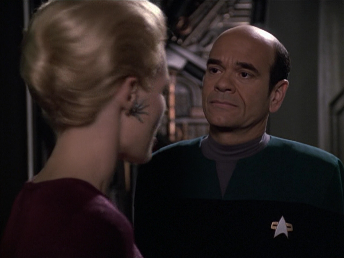 extant_StarTrek_VOY_6x13-Virtuoso_02621.jpg
