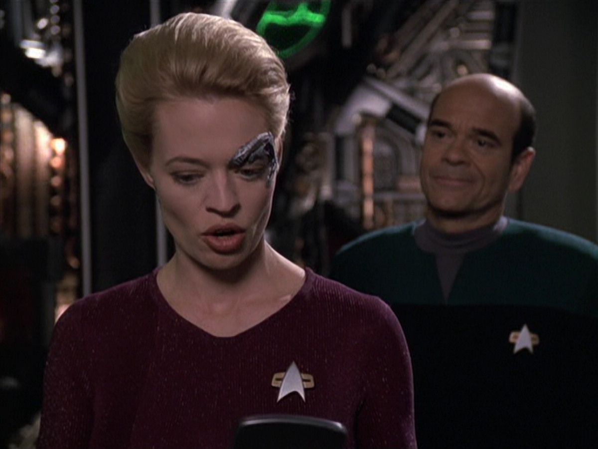 extant_StarTrek_VOY_6x13-Virtuoso_02628.jpg