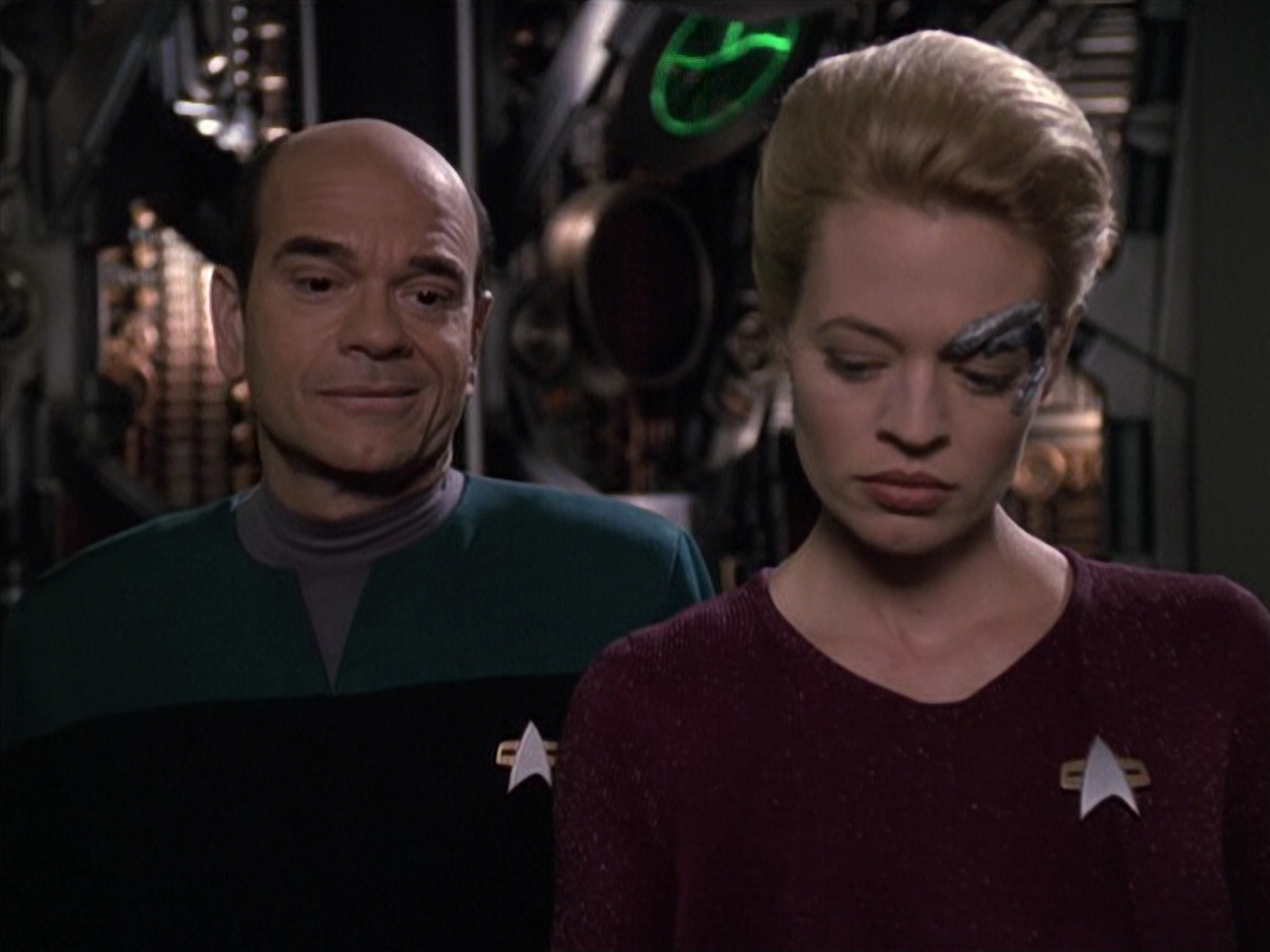 extant_StarTrek_VOY_6x13-Virtuoso_02635.jpg