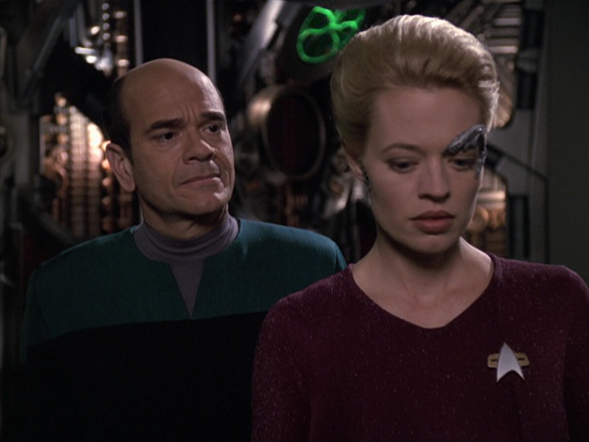 extant_StarTrek_VOY_6x13-Virtuoso_02653.jpg