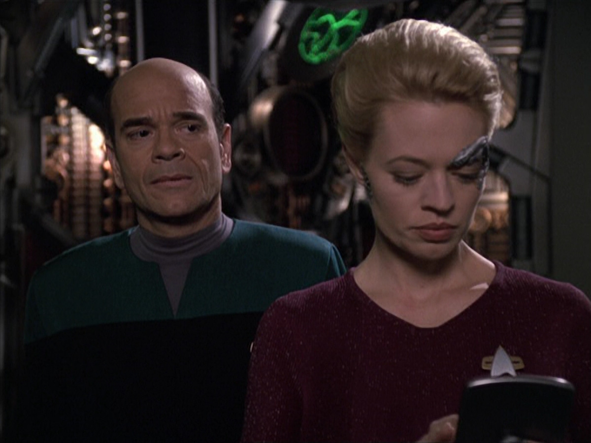 extant_StarTrek_VOY_6x13-Virtuoso_02663.jpg