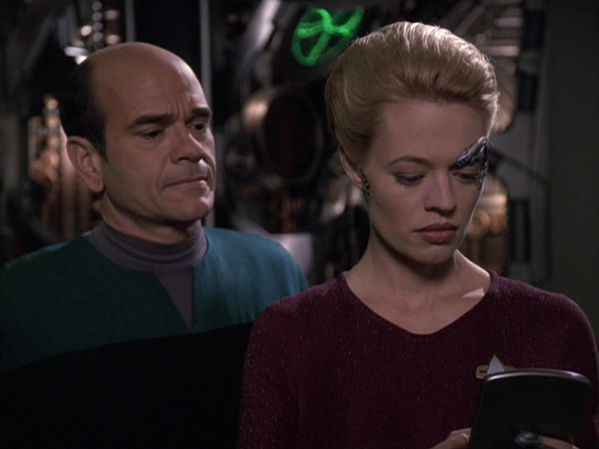 extant_StarTrek_VOY_6x13-Virtuoso_02686.jpg
