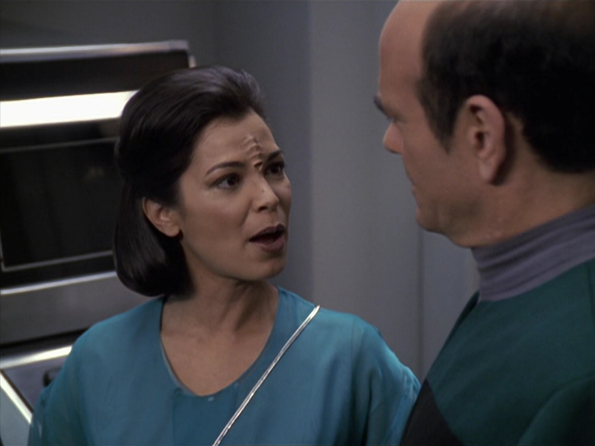 extant_StarTrek_VOY_6x13-Virtuoso_02764.jpg