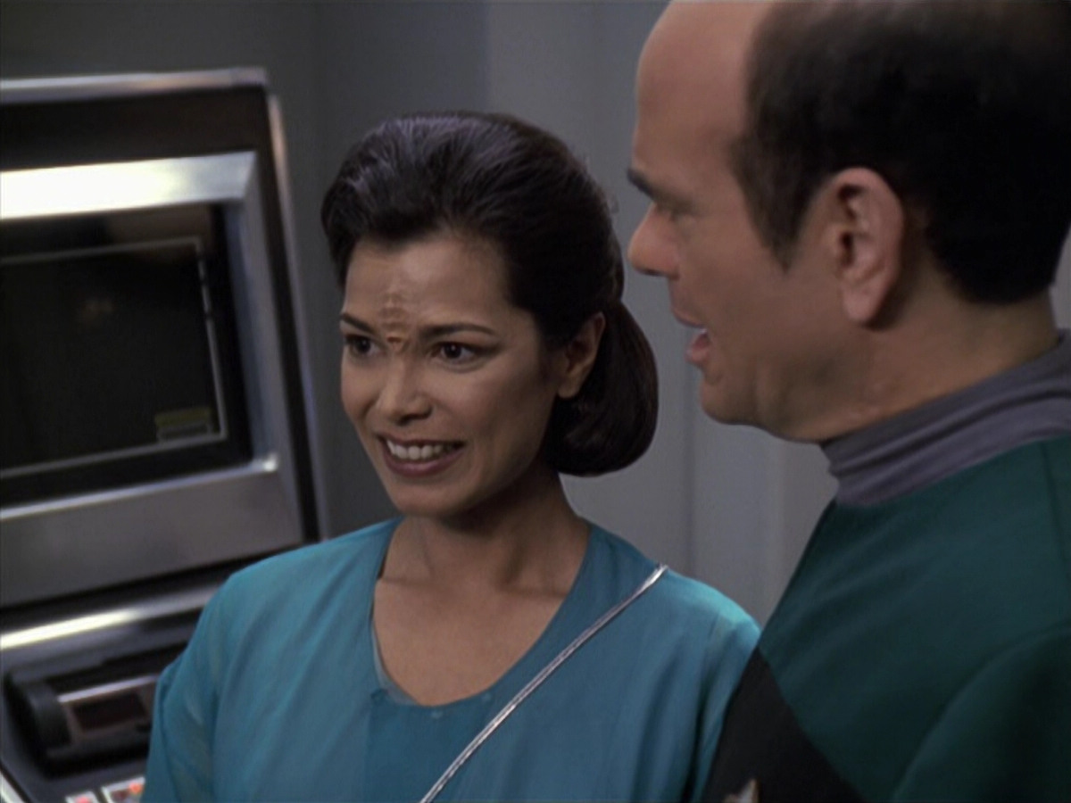 extant_StarTrek_VOY_6x13-Virtuoso_02771.jpg