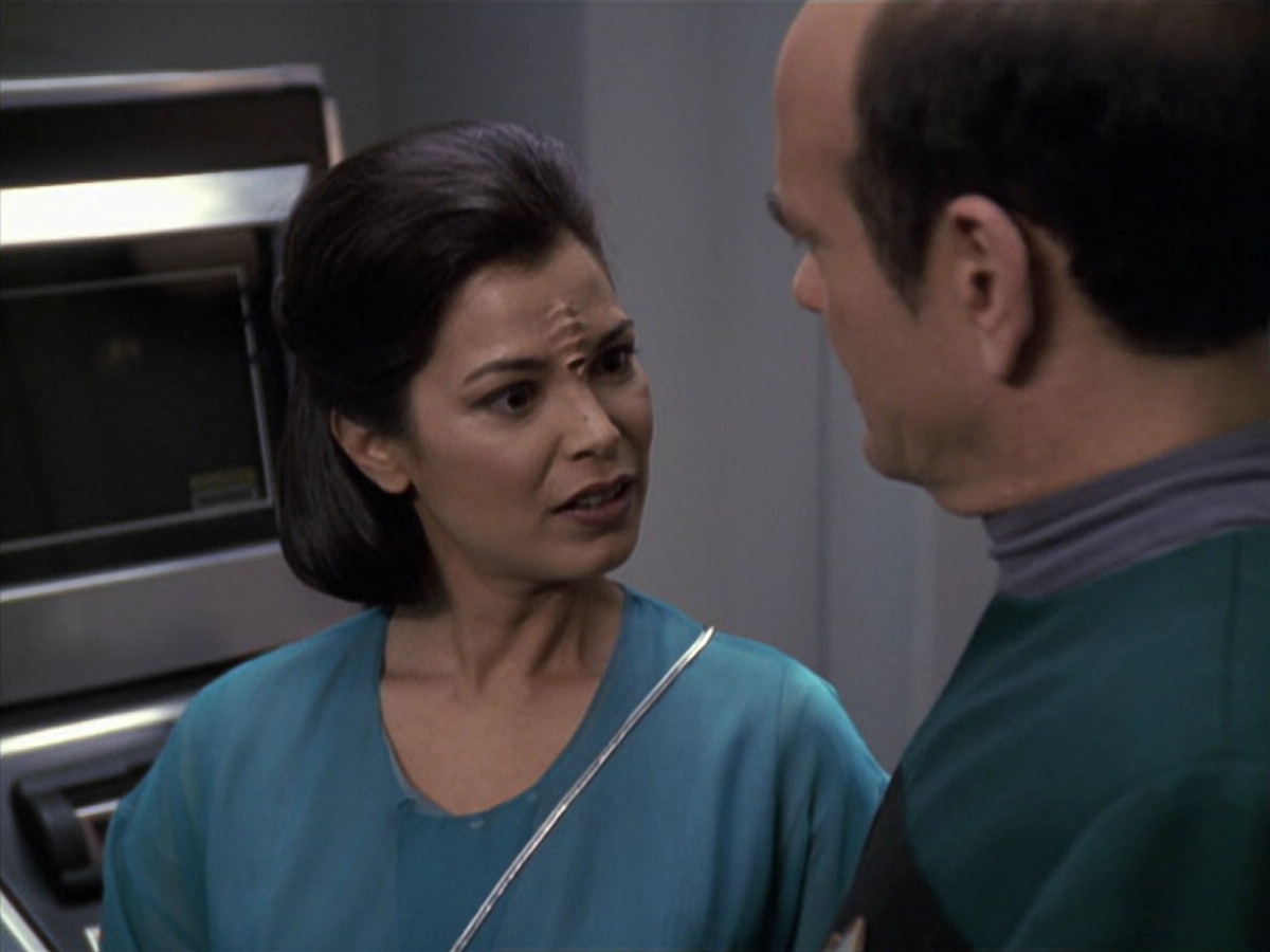 extant_StarTrek_VOY_6x13-Virtuoso_02776.jpg