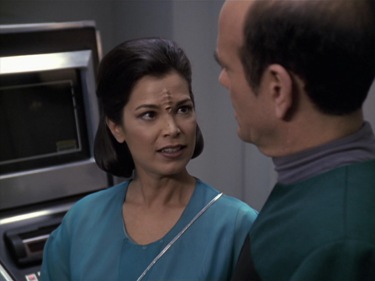 extant_StarTrek_VOY_6x13-Virtuoso_02784.jpg