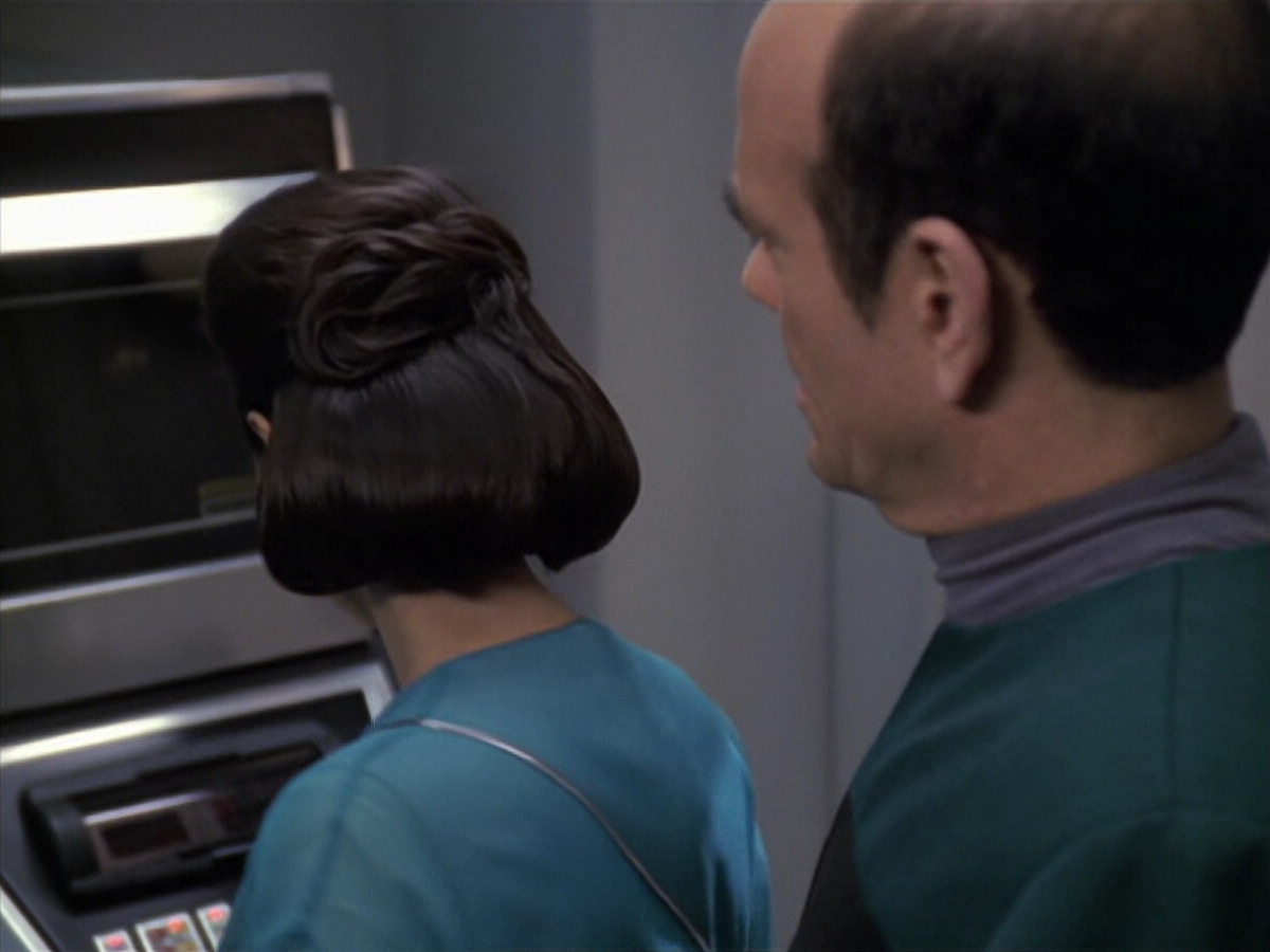 extant_StarTrek_VOY_6x13-Virtuoso_02786.jpg