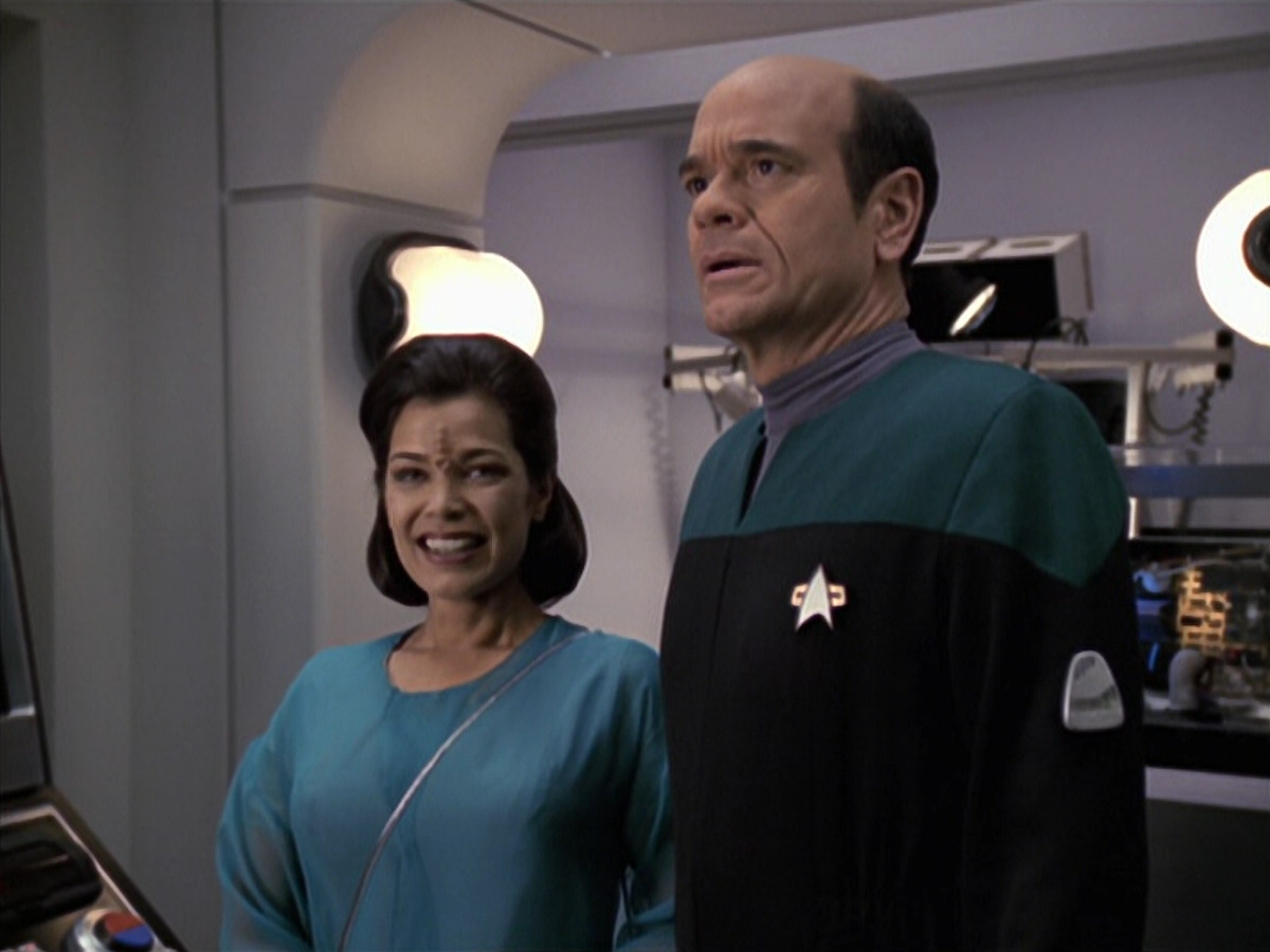 extant_StarTrek_VOY_6x13-Virtuoso_02793.jpg