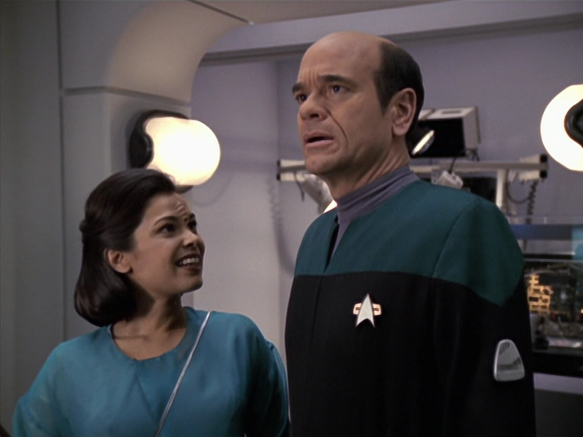 extant_StarTrek_VOY_6x13-Virtuoso_02796.jpg